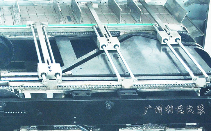 自动高速装盒机